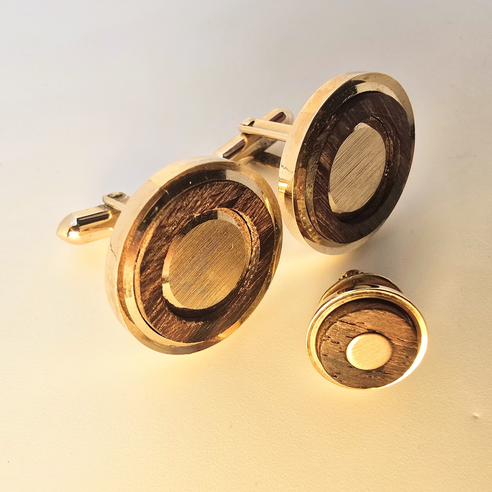 Elegant Gold and Brown Cufflinks Set